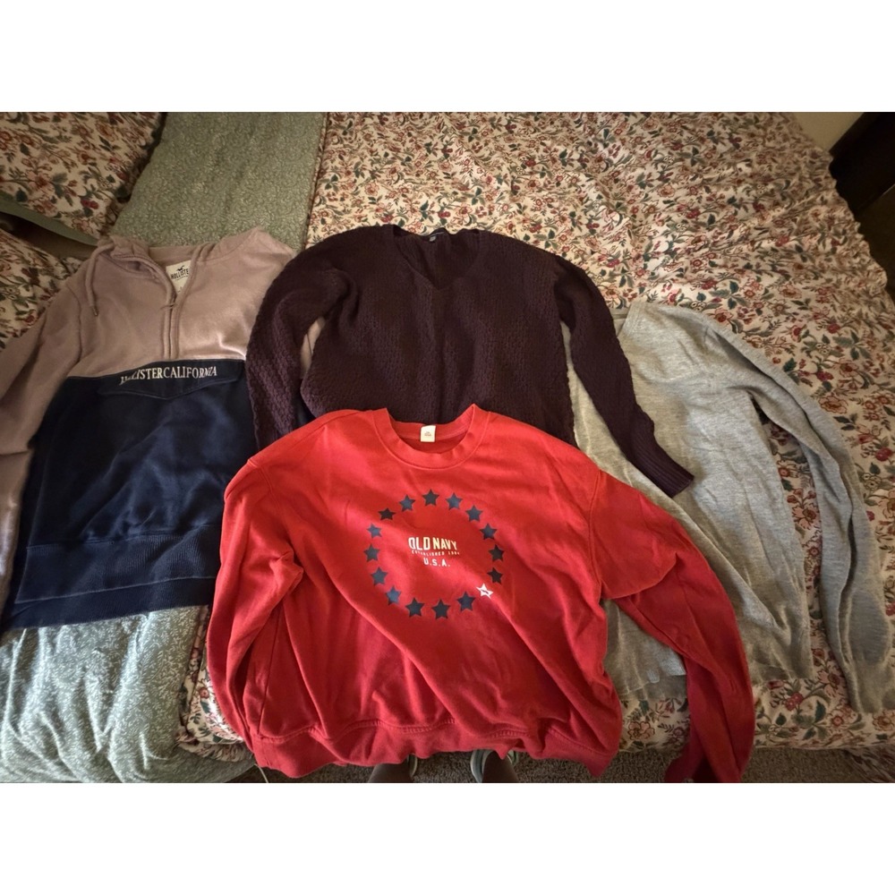 Women's Size Small Long Sleeve Bundle